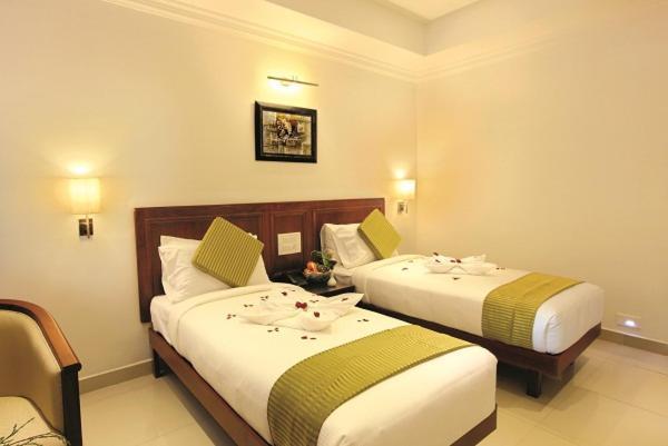 Hotel Raj Regency Nilamel Dış mekan fotoğraf
